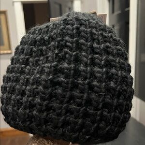 Cozy Black Knit Beanie
